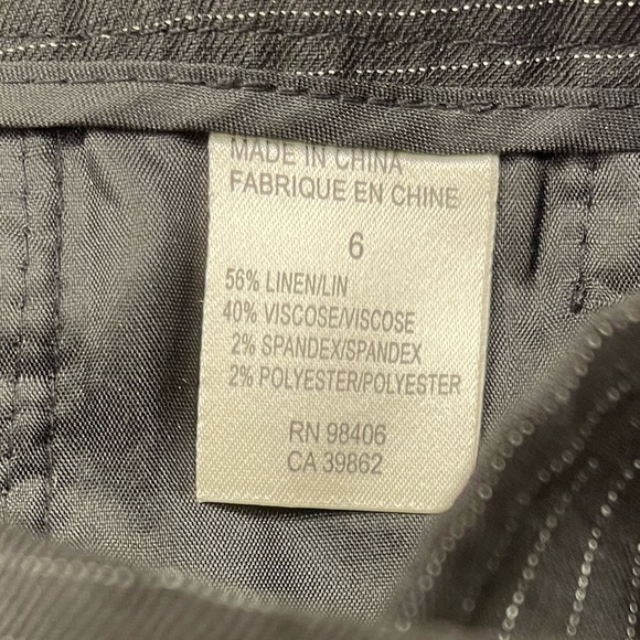 Theory, EUC, black with silver pinstripes bermudas, lightweight, size 6 - Picture 7 of 7